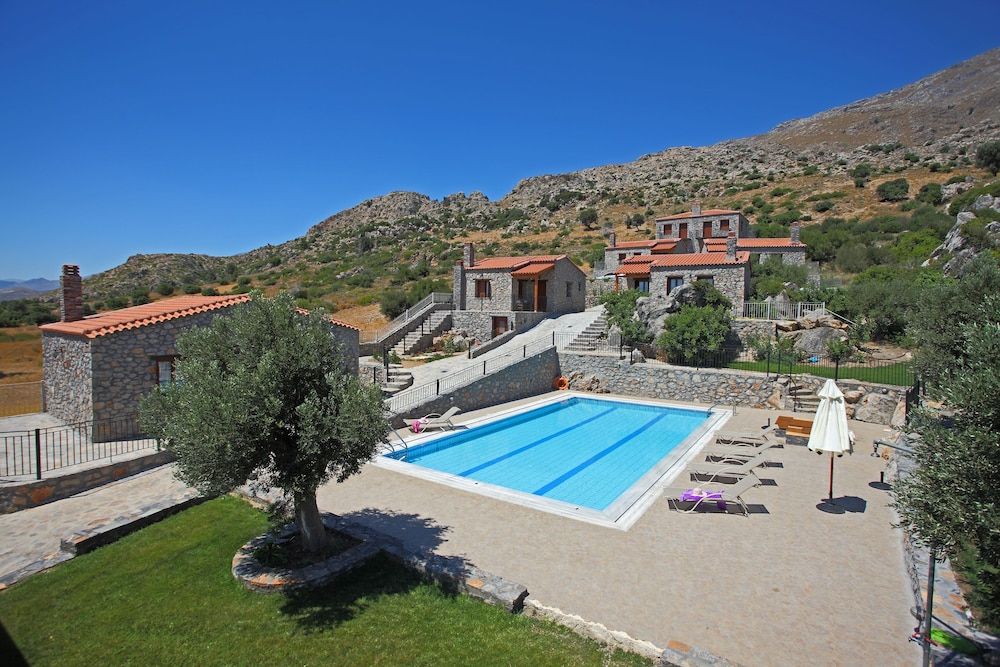 Vrachos Villas -1 estrellas en Agia Paraskevi