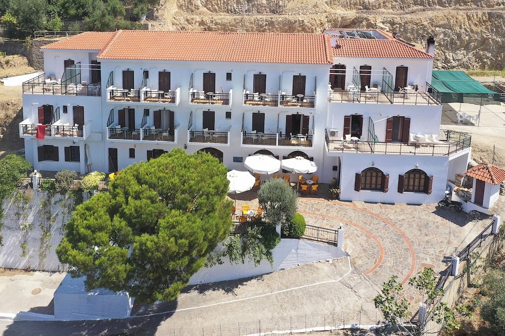 Ikaros Star Hotel 2 estrellas en Gialiskari