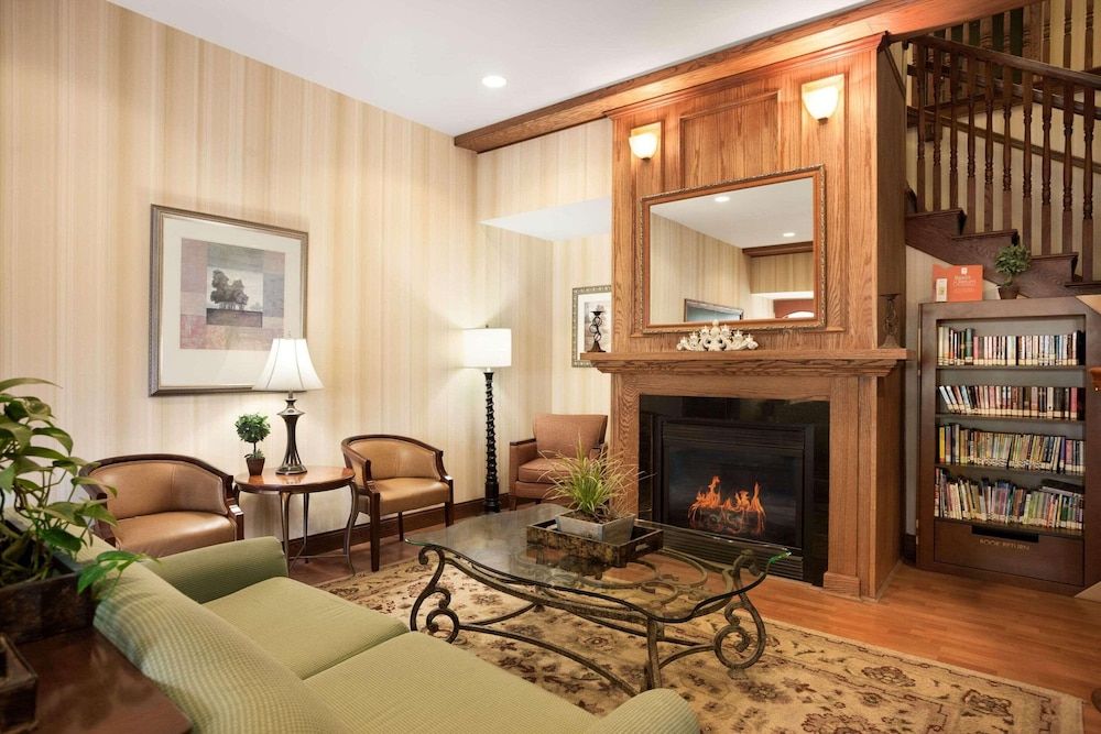 Country Inn & Suites by Radisson, Ithaca, NY 3