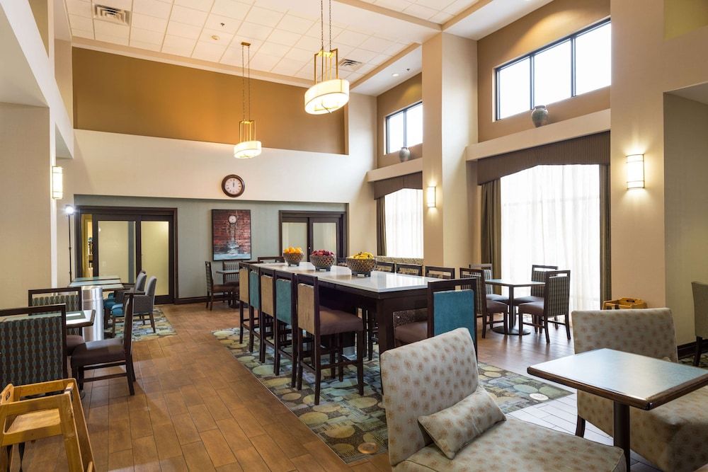 Hampton Inn & Suites Jamestown 3