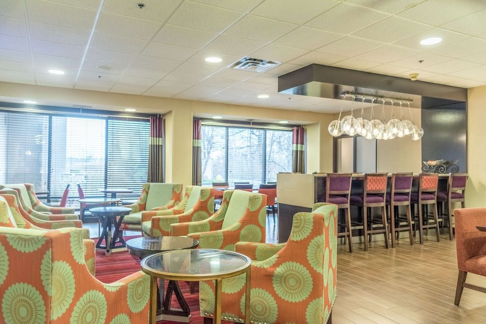Hampton Inn Muskegon 3