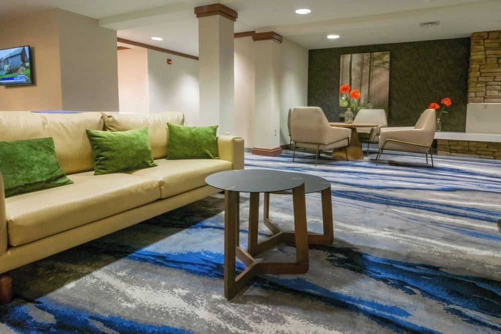 Fairfield Inn & Suites by Marriott Hazleton 2
