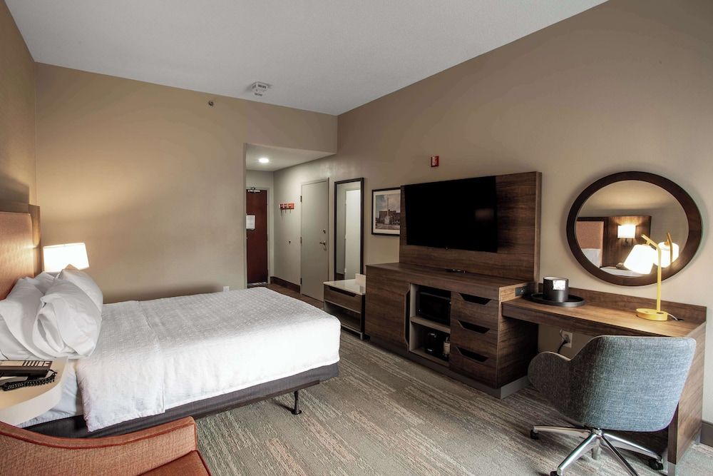 Hampton Inn Springfield 2