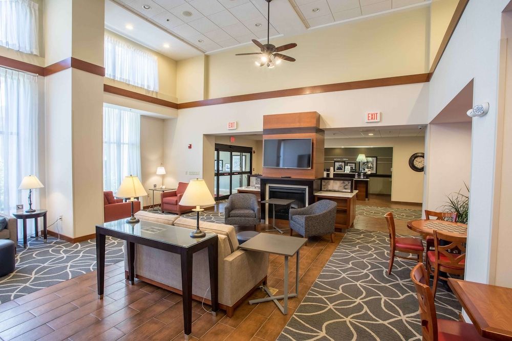 Hampton Inn & Suites Tilton 3