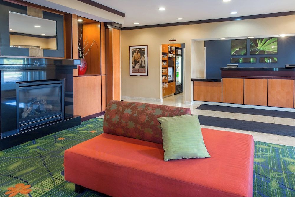 Fairfield Inn & Suites by Marriott Canton 2