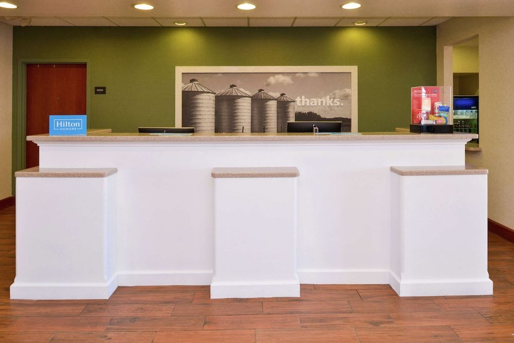 Hampton Inn & Suites Wilmington 2