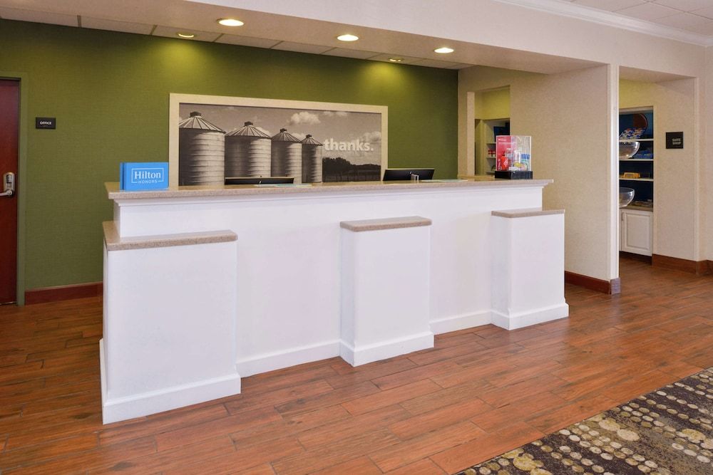 Hampton Inn & Suites Wilmington 3
