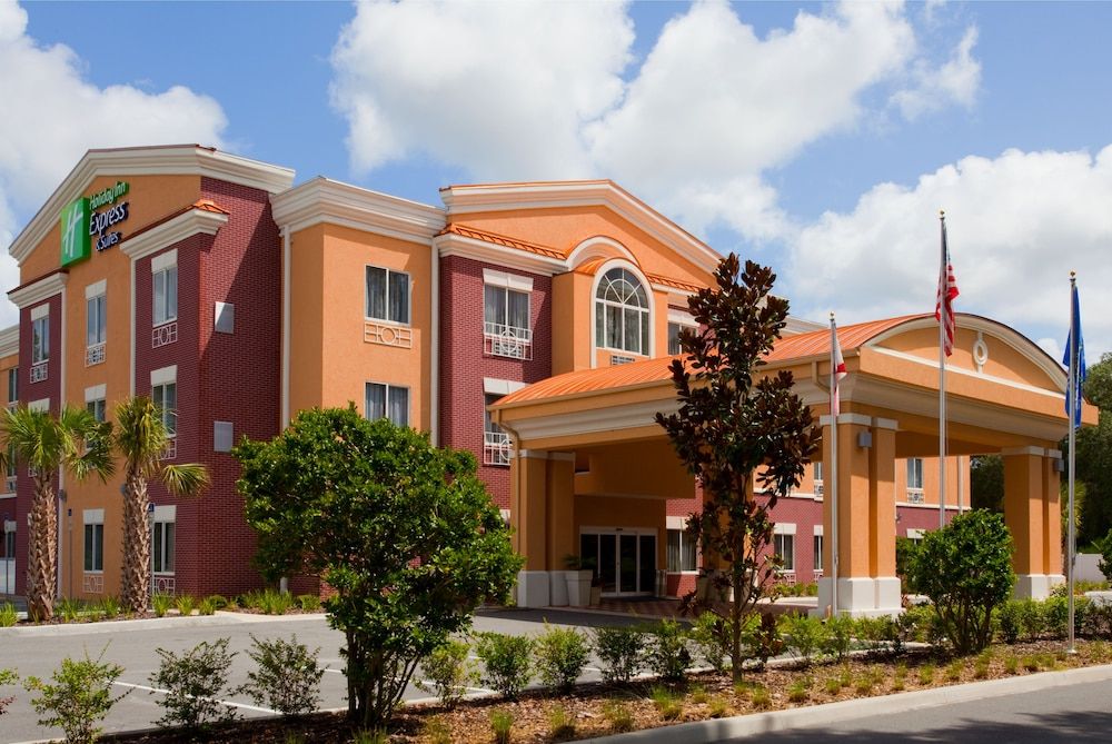 Holiday Inn Express Hotel & Suites Brooksville by IHG 2 estrellas en Ridge Manor