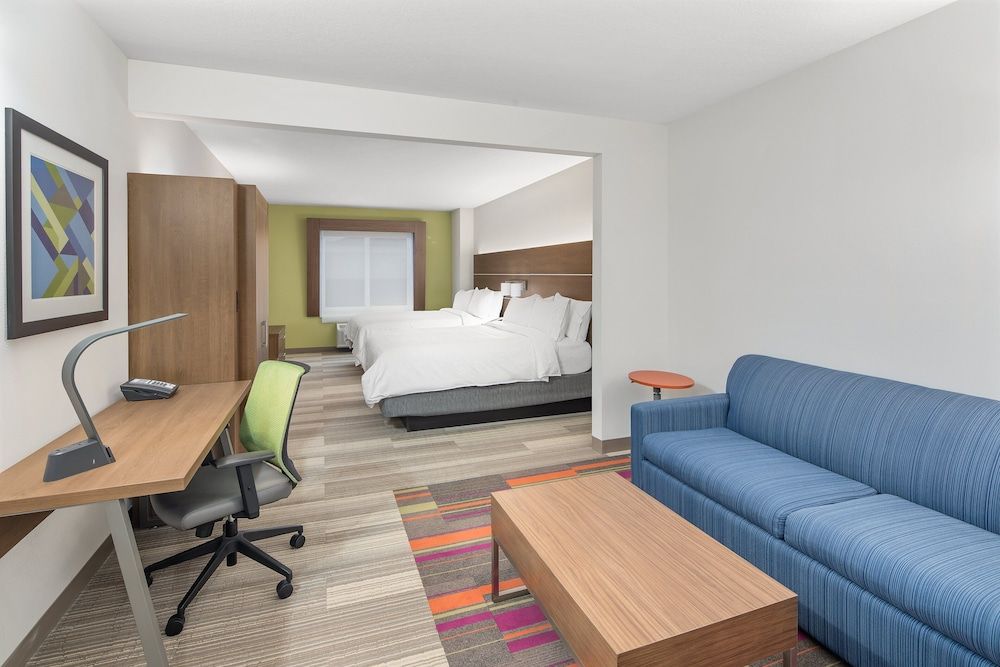 Holiday Inn Express & Suites Palm Bay by IHG 2