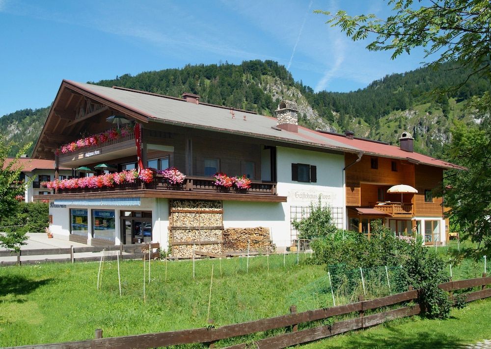 Gästehaus Flora -1 estrellas en Reit im Winkl