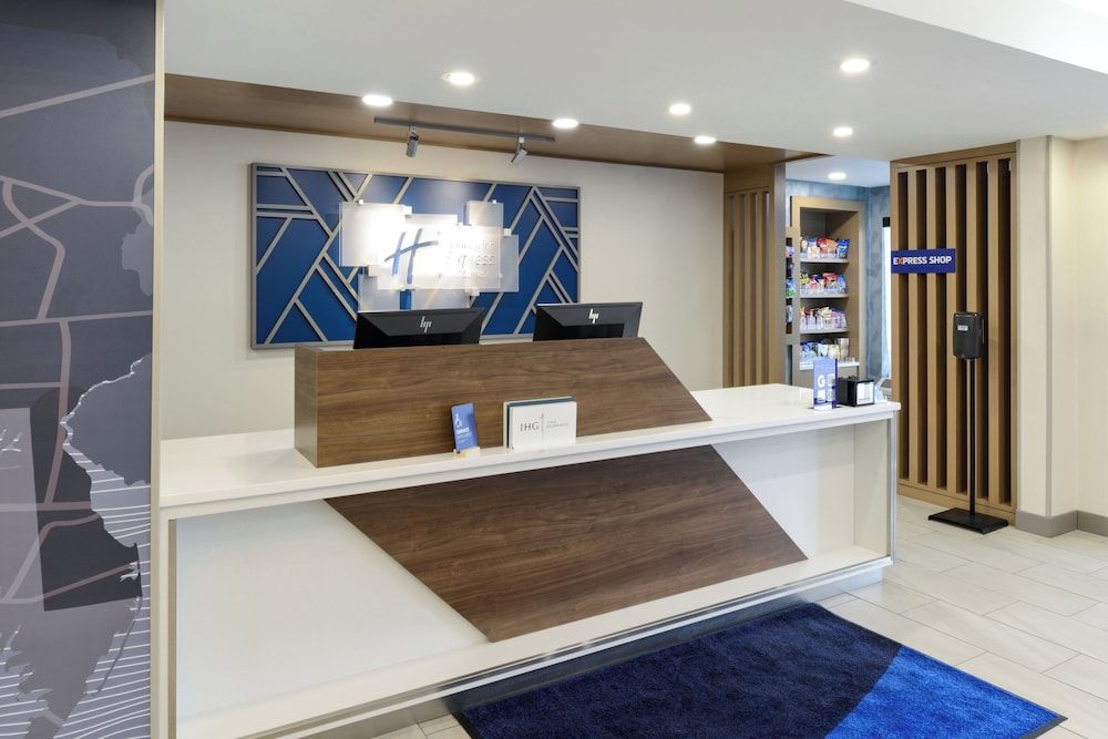 Holiday Inn Express Hotel and Suites Marysville by IHG 2