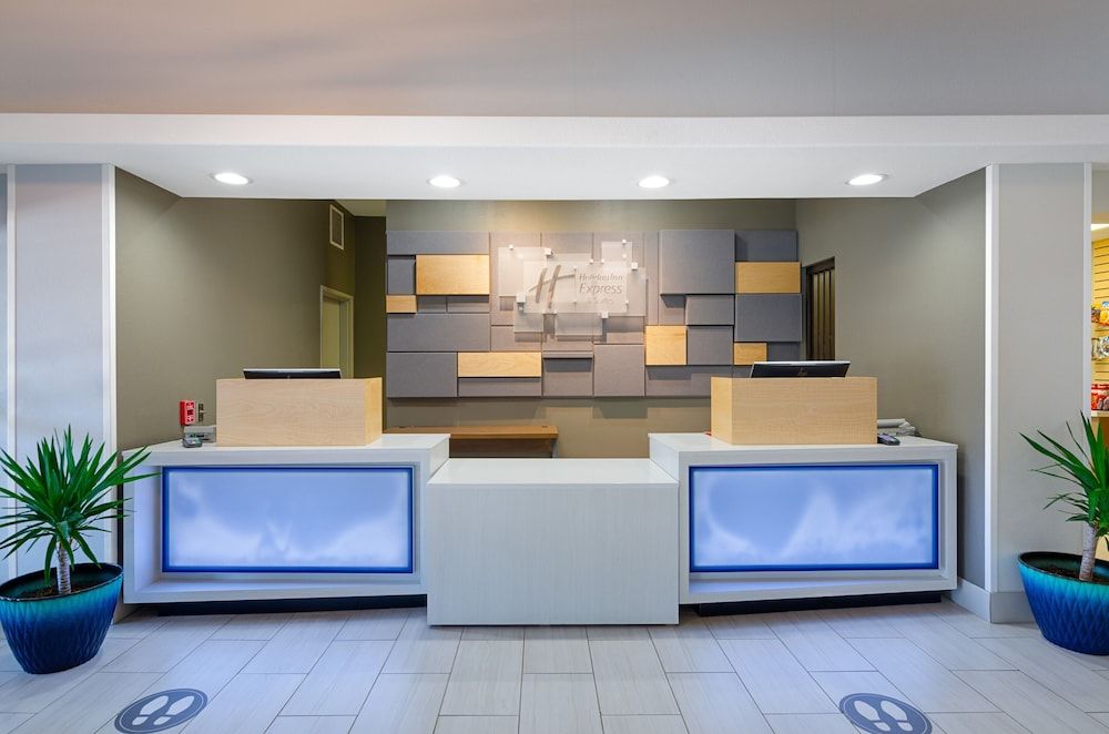 Holiday Inn Express Hotel & Suites Weston by IHG 2