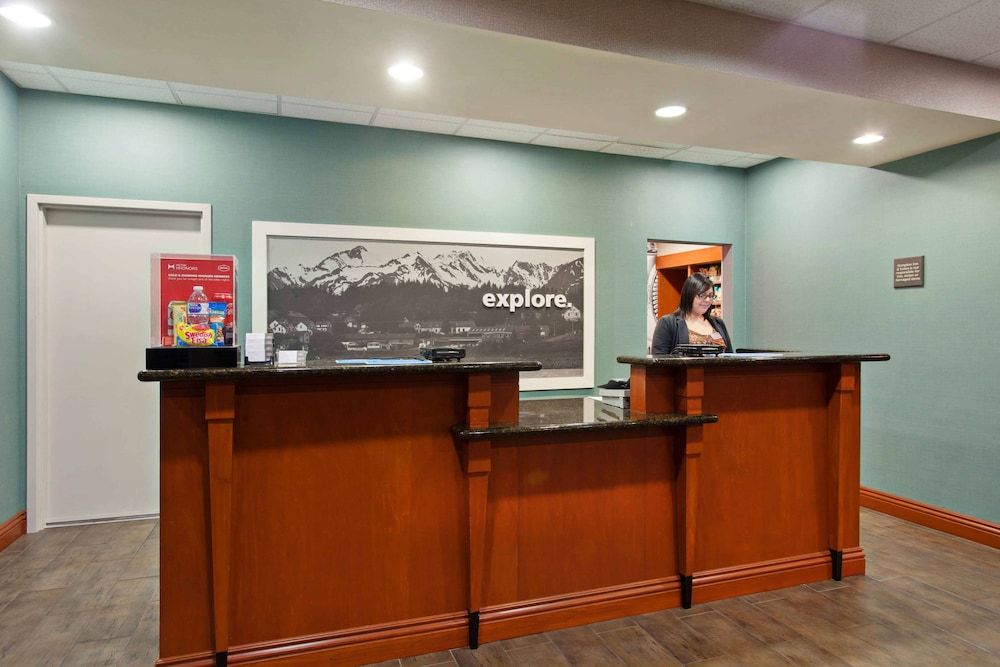Hampton Inn & Suites Clovis-Airport North 2