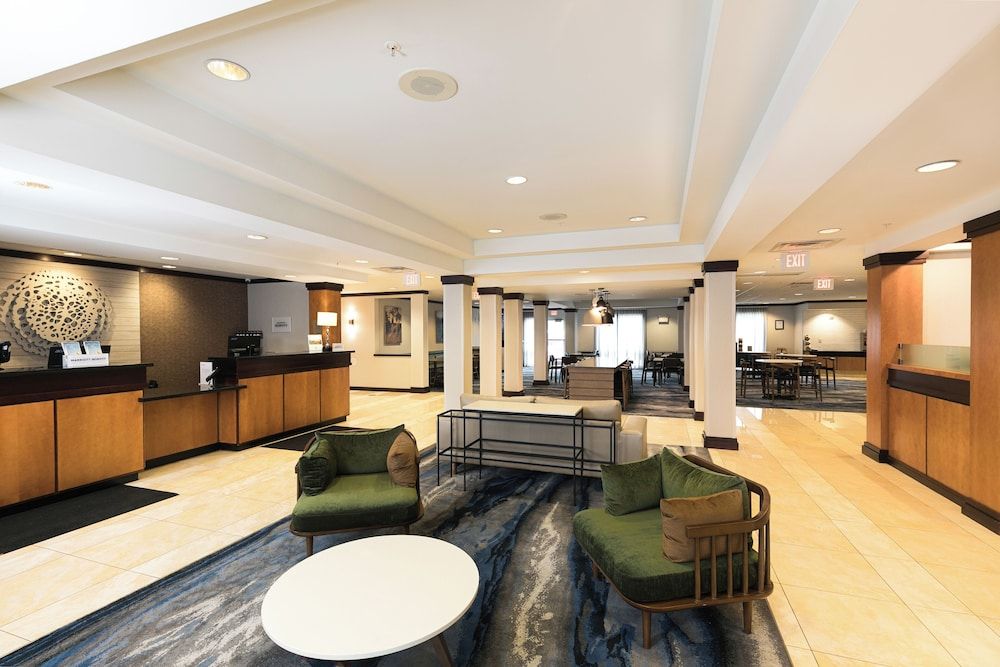 Fairfield Inn & Suites by Marriott Milwaukee Airport 3
