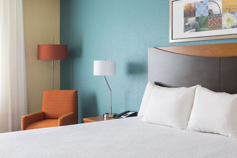 Fairfield Inn & Suites Quincy 3