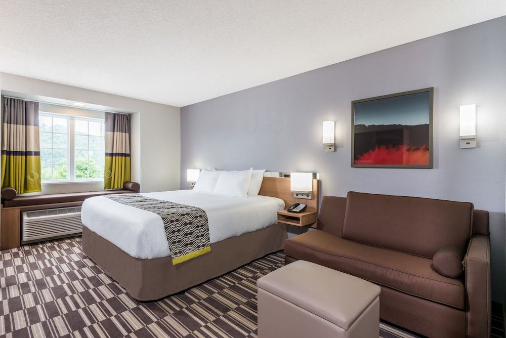 Microtel Inn & Suites By Wyndham New Martinsville 2