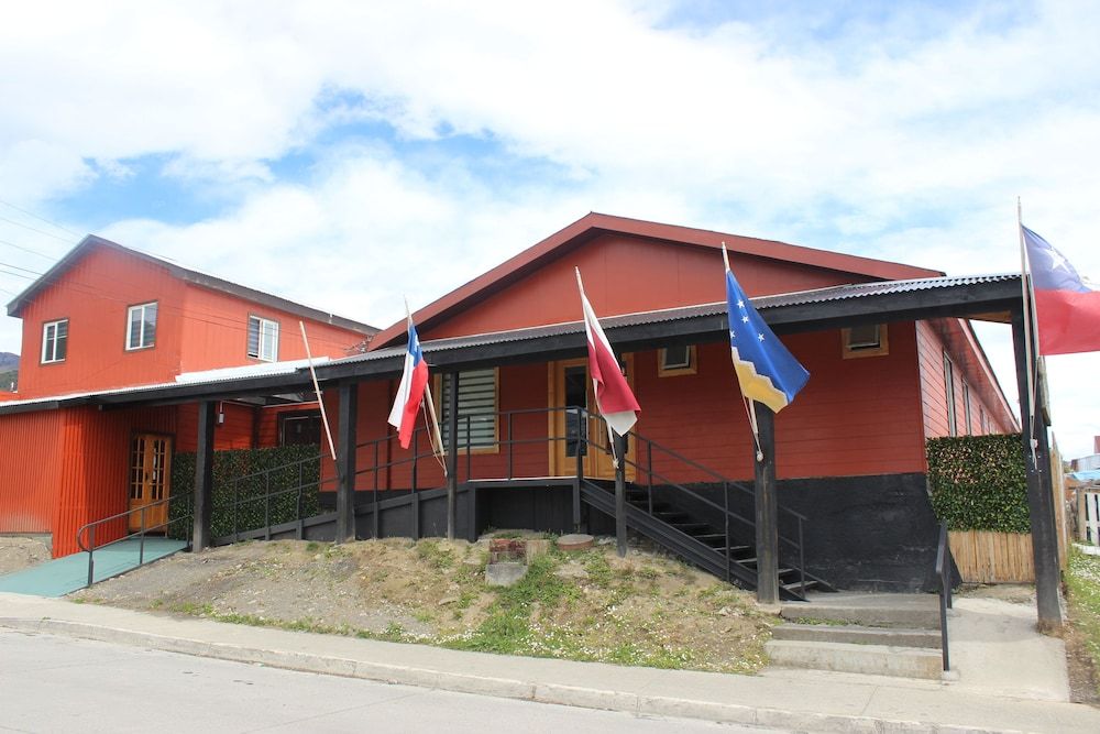 HOTEL FORJADORES DEL CABO DE HORNOS -1 estrellas en Puerto Williams