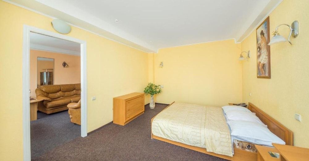 Hotel Druzhba 3