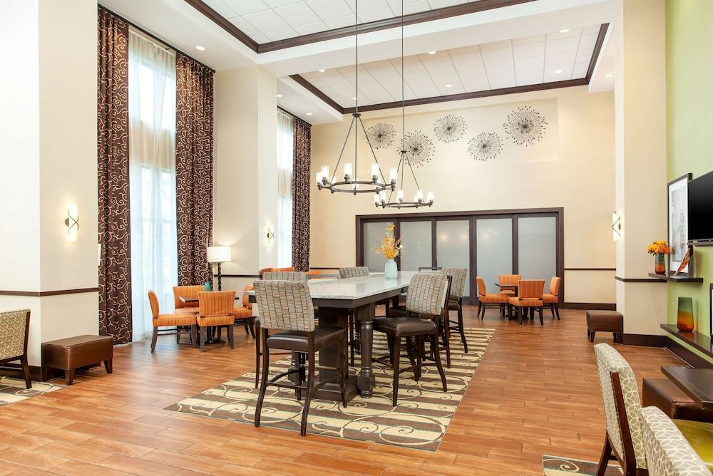 Hampton Inn & Suites Niles/Warren 2