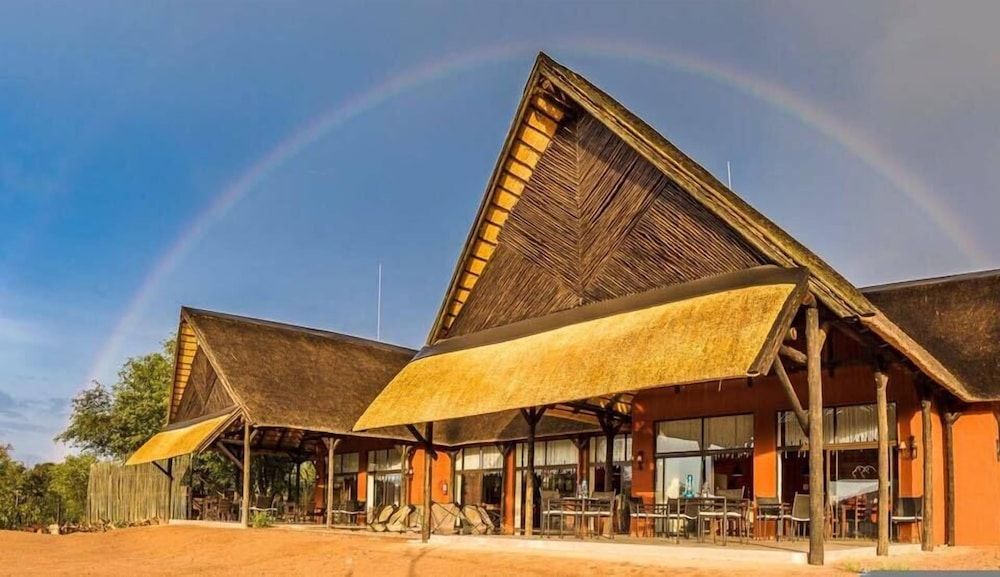 Hobatere Lodge -1 estrellas en Otjovasandu