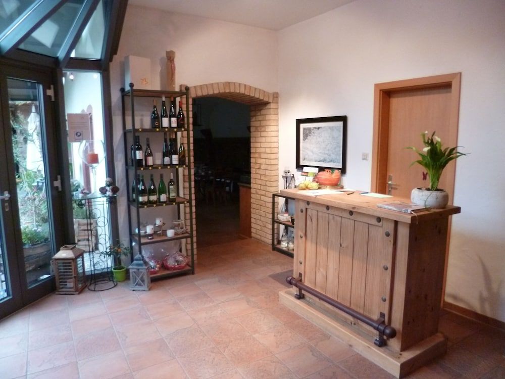 Alter Winzerhof Weisenheim am Berg e.K. 2