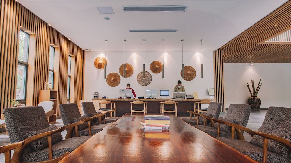 Meijie Mountain Hotspring Resort 2