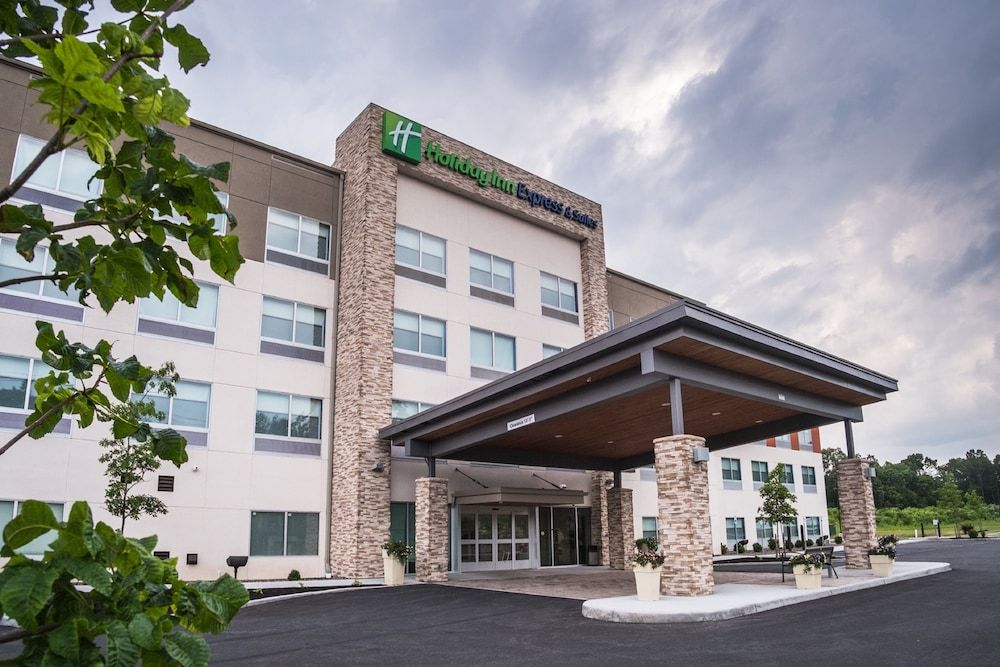Holiday Inn Express & Suites Kingston-Ulster by IHG 3 estrellas en Lake Katrine