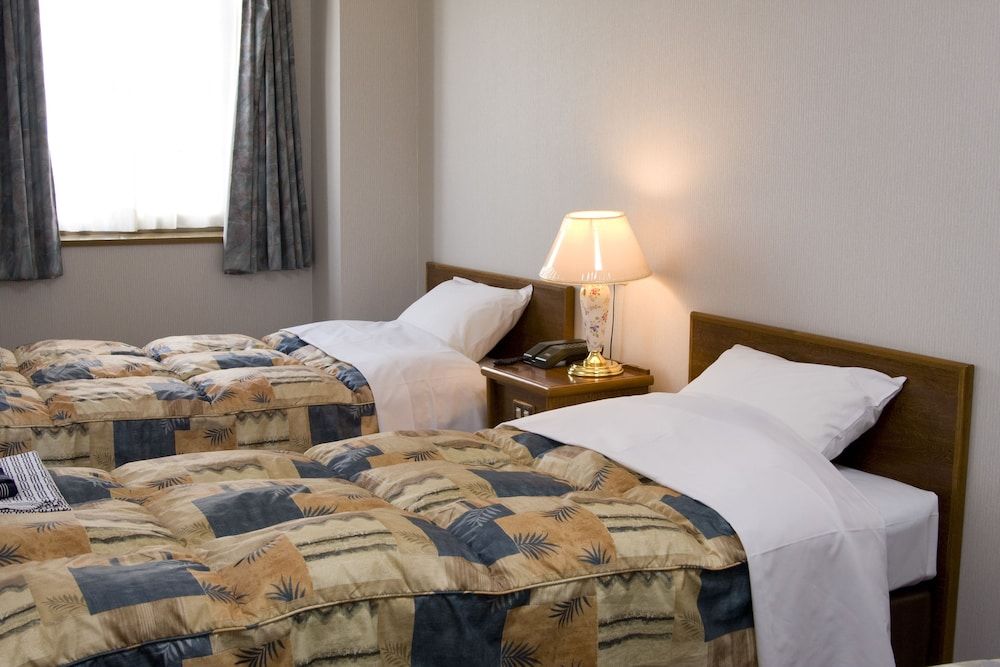 Shinseto Station Hotel 2 estrellas en Seto
