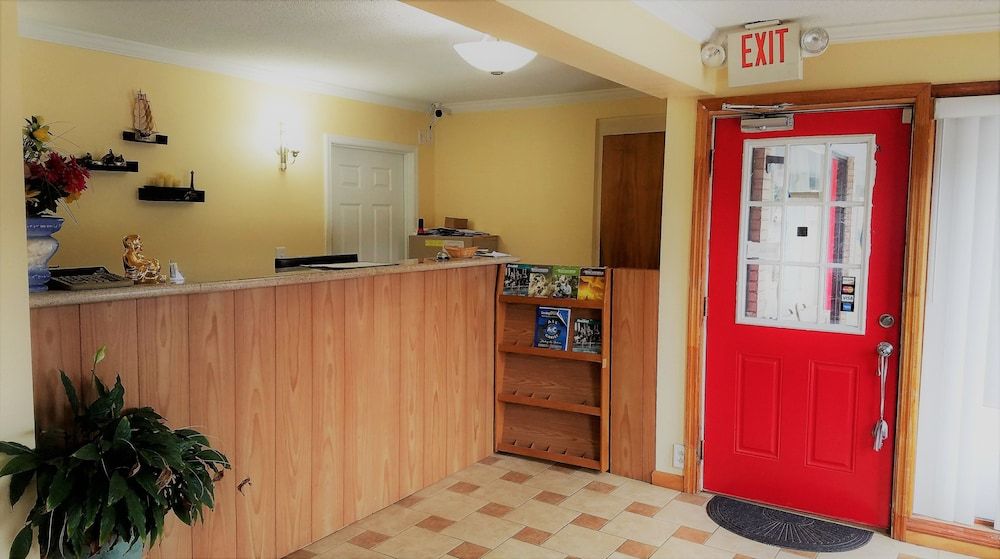 Roadway Inn 2