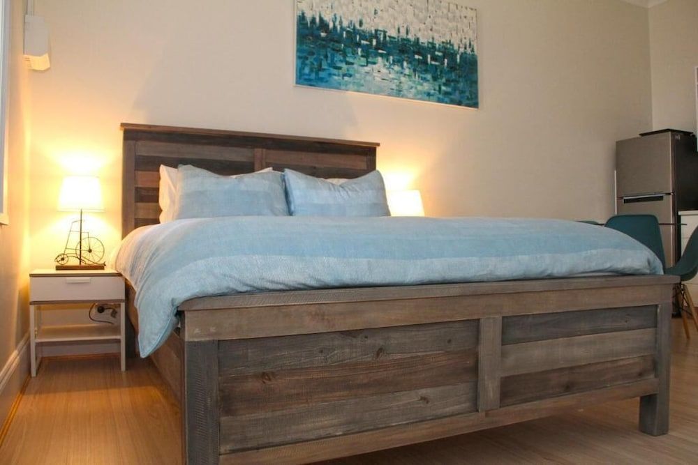 Smugglers Inn Studio Apartments 2