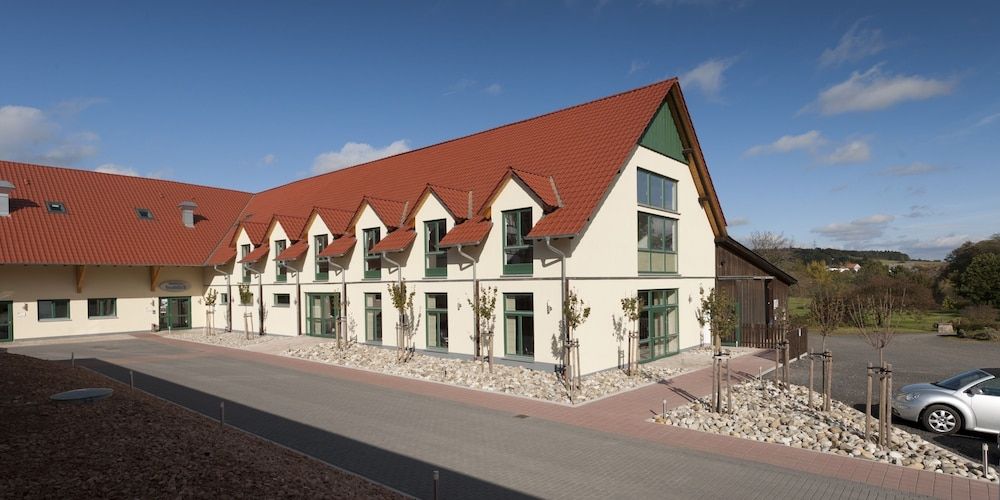 Apartments Golfpark Schlossgut Sickendorf 2