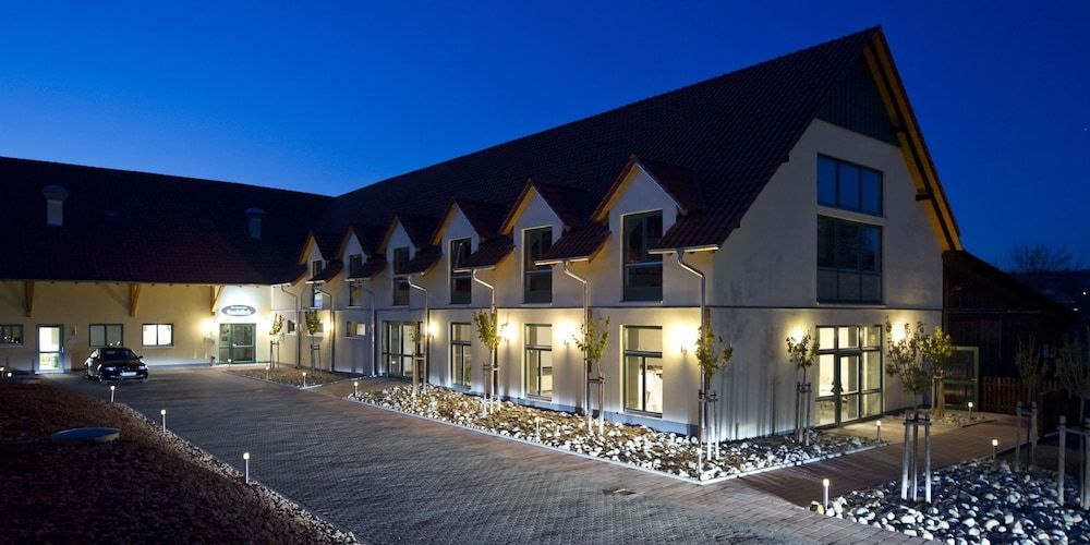 Apartments Golfpark Schlossgut Sickendorf -1 estrellas en Lauterbach