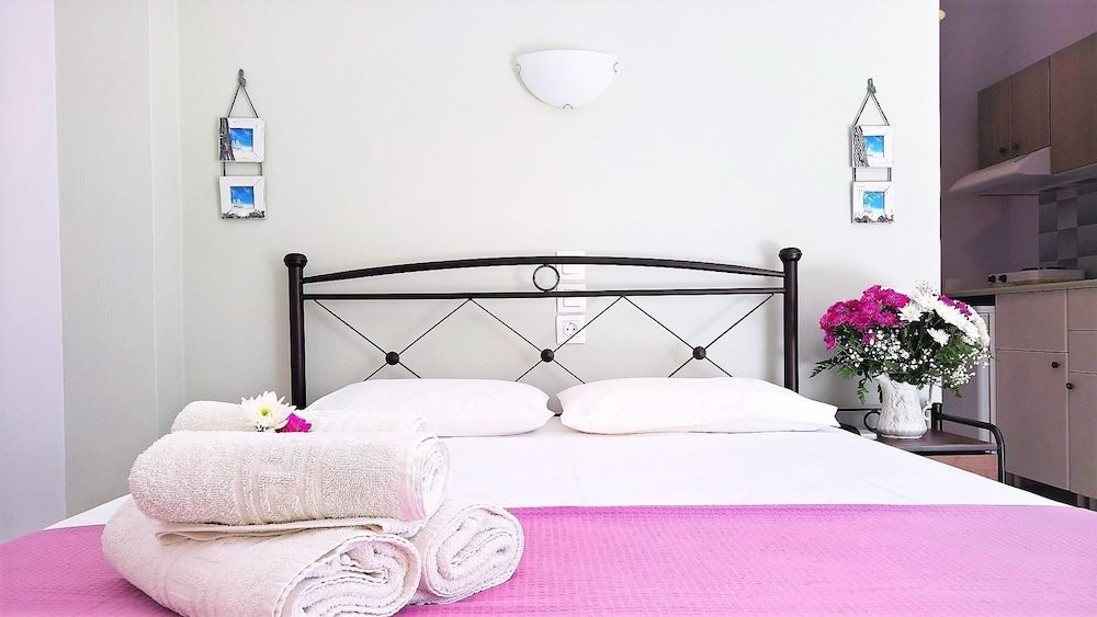 Aloni Studios & Apartments 3