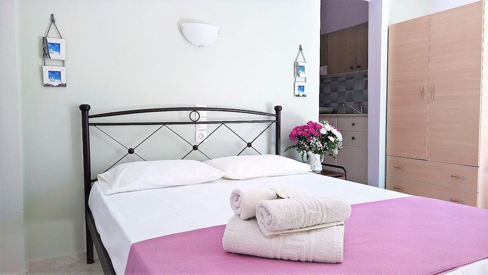 Aloni Studios & Apartments 2