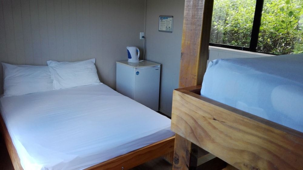 Opunake Beach Kiwi Holiday Park 3