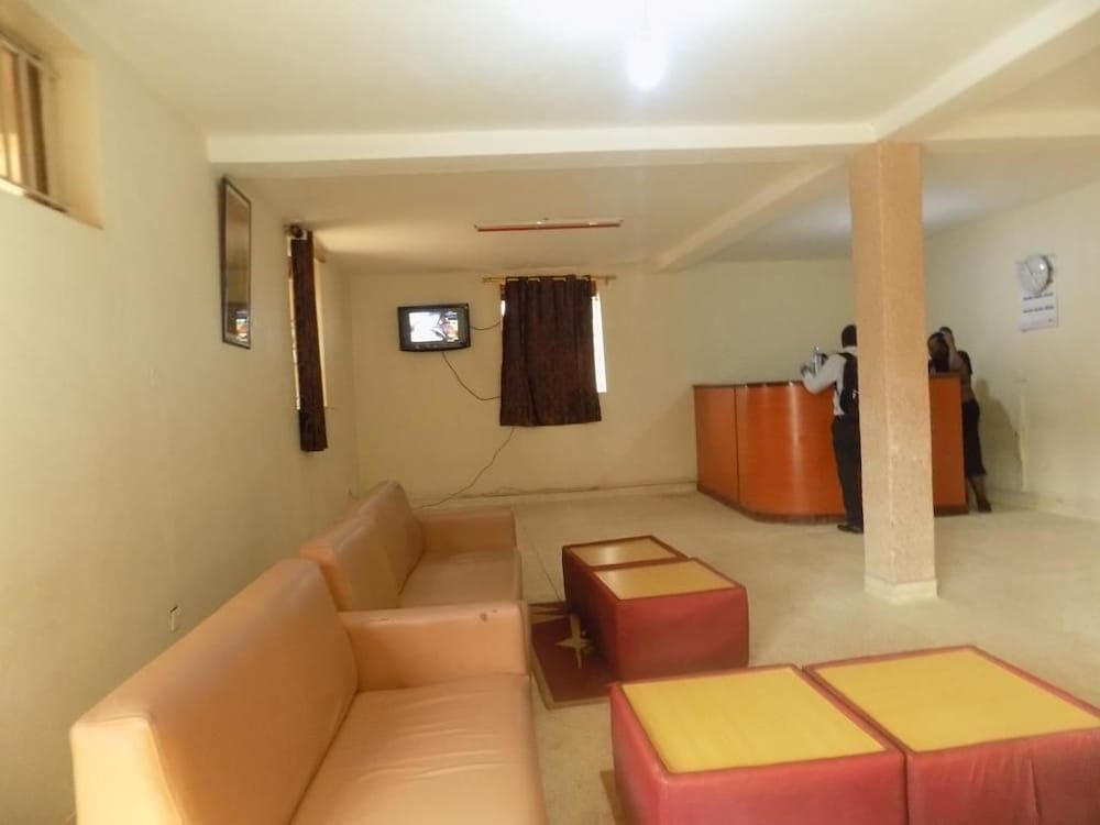 Pride Travellers Hotel 2