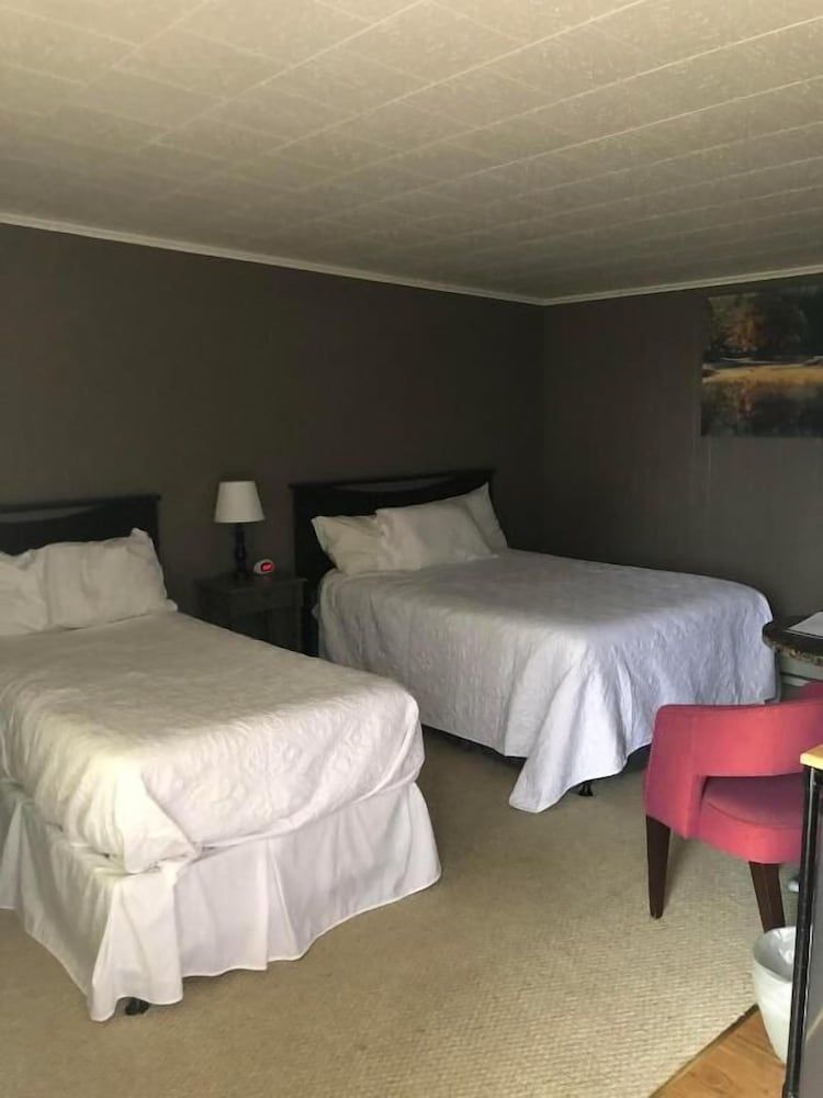 Oakes Oramel Inn 3