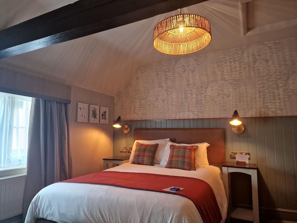 Feathers Hotel by Chef and Brewer Collection 2