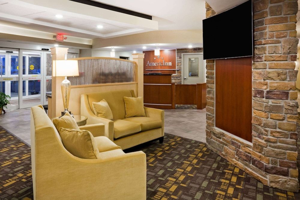 AmericInn by Wyndham DeWitt 3