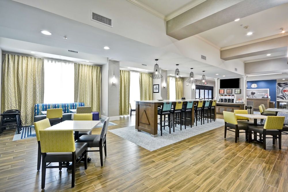 Hampton Inn Kyle 3