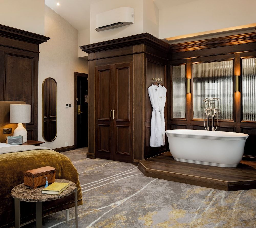 White Horses by Everly Hotels Collection 2