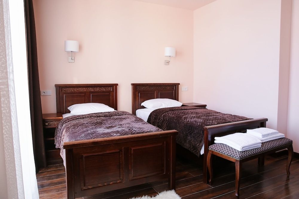 Hotel Dvin 2