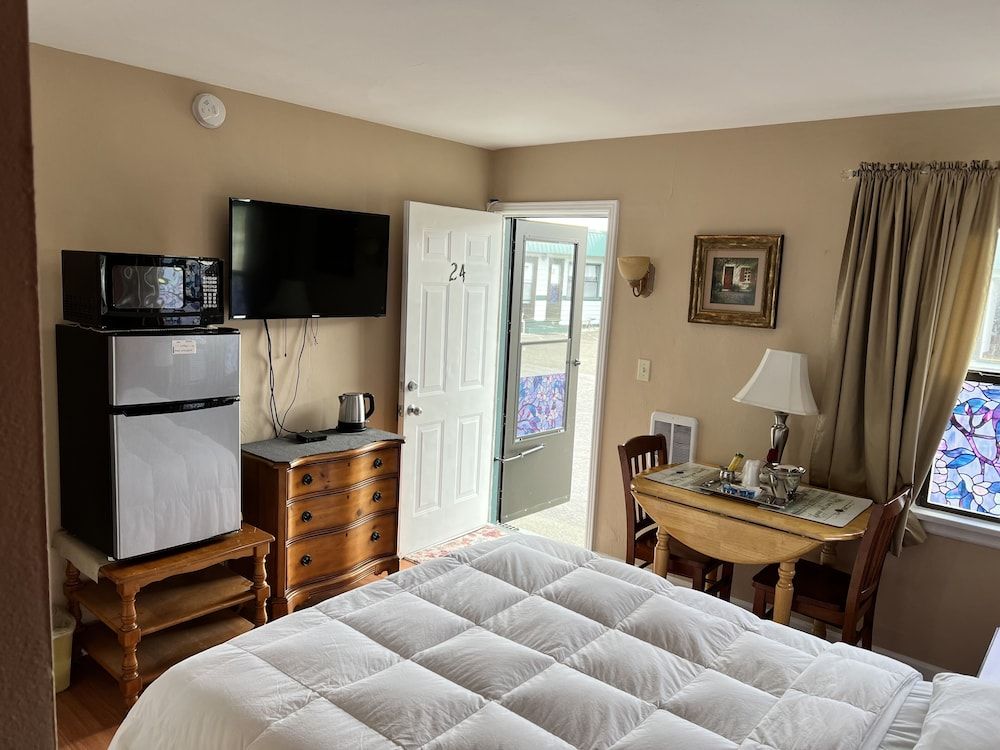 Great House Motel 3