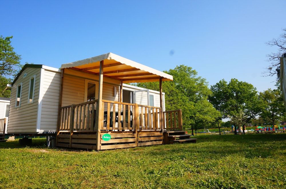 Camping de l'Île 3 estrellas en Bannay