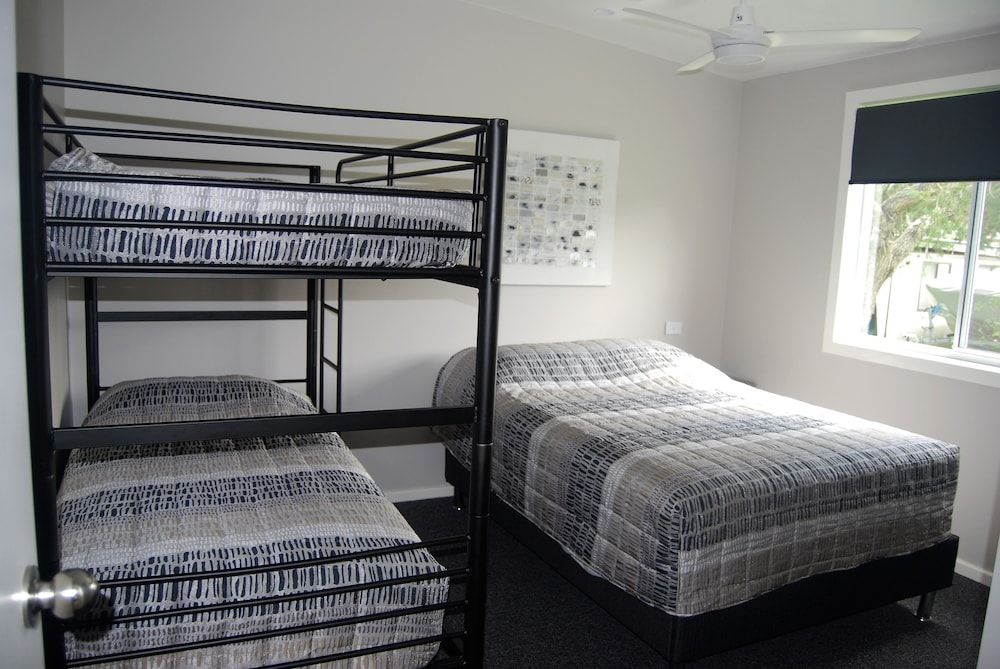 Laguna Lodge Holiday Units 2