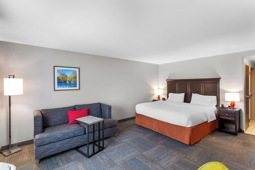 Hampton Inn Huntington University Area 3