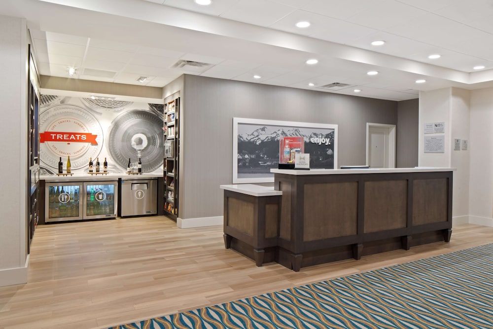 Hampton Inn & Suites-Seattle Woodinville WA 3