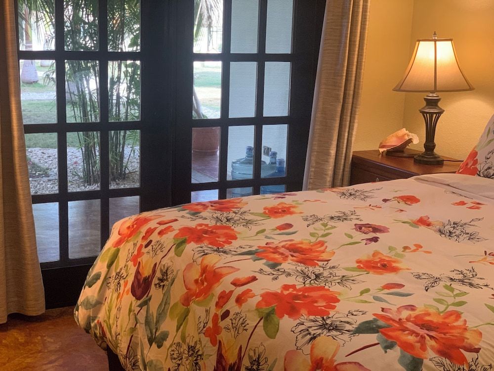 Royale Manor 3
