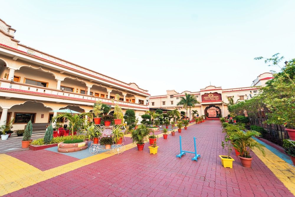Hotel Royal Palace - Sagar 3 estrellas en Sāgar