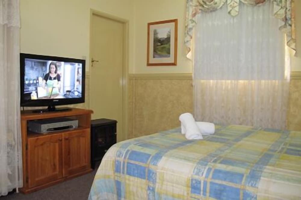 Cedar Lodge Cabins 2
